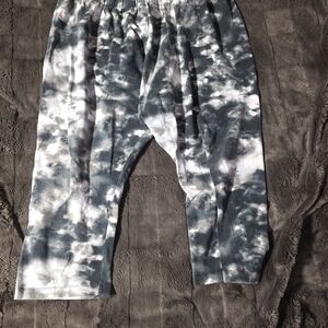 Womens Plus Size 2x 26/28 Tie-Dye Capri - Gray, Black  & White